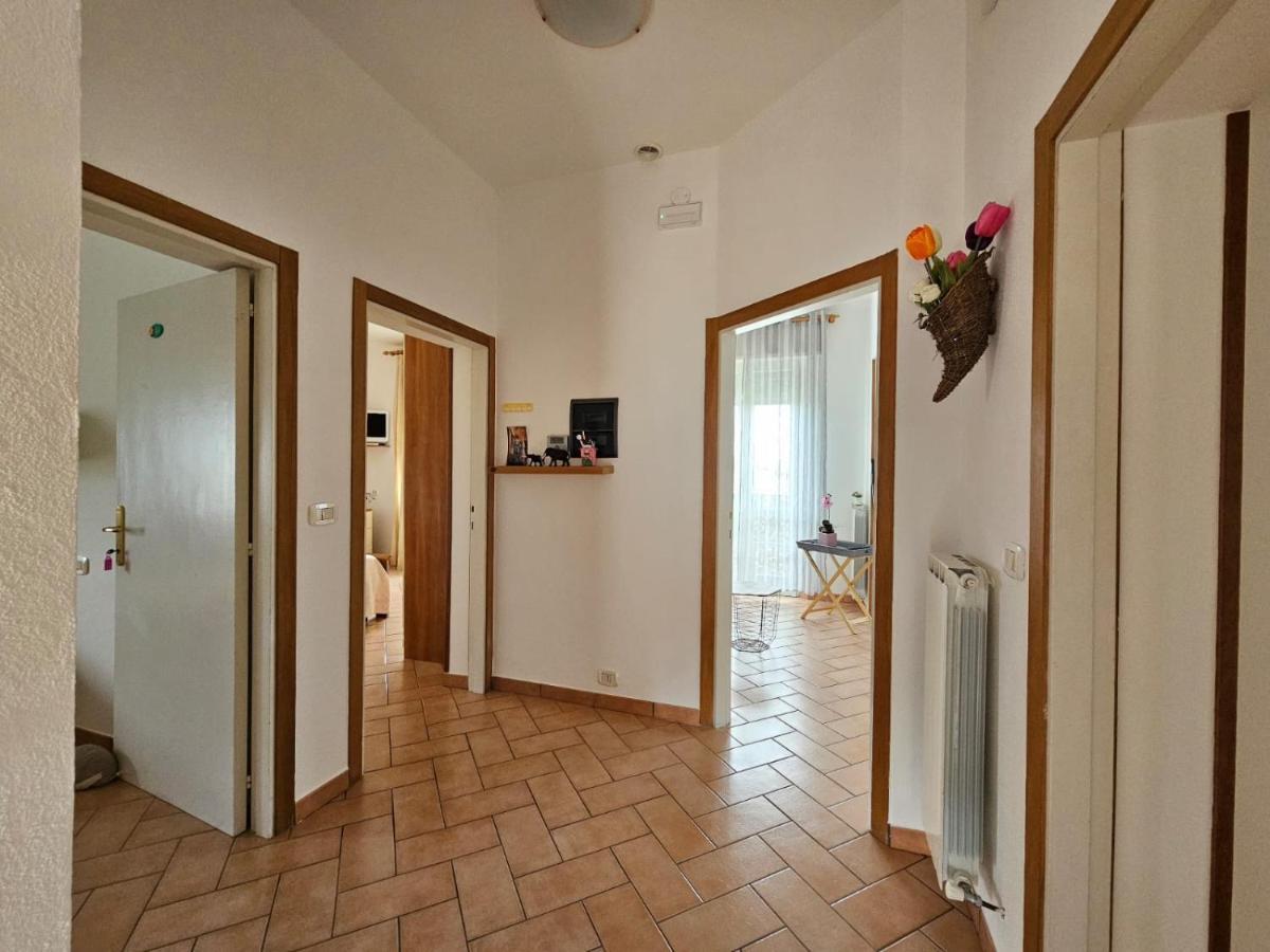 Delizioso Appartamento Collinare Limigiano Luaran gambar